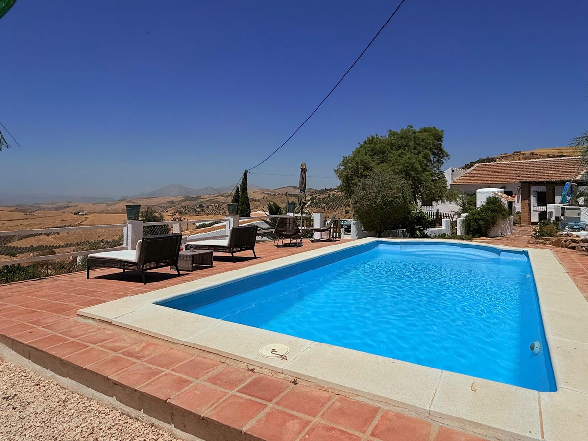 Huis te koop in Villanueva De La Concepcion | 5 slaapkamers H5130973