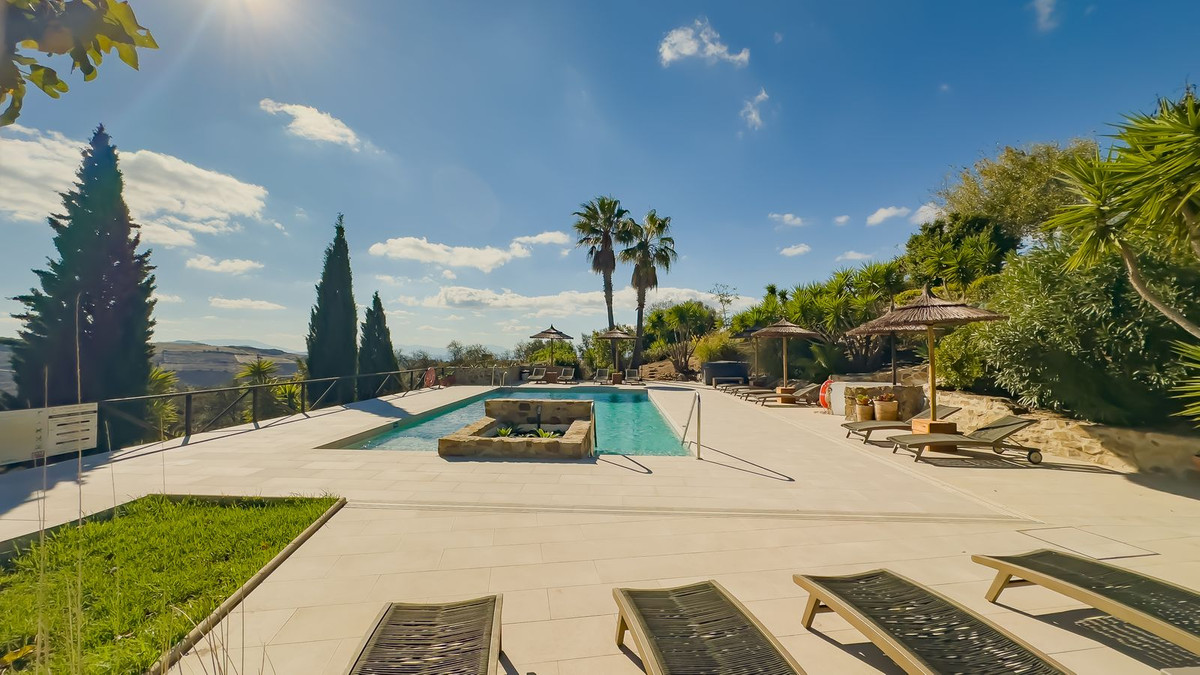 Huis te koop in Villanueva De La Concepcion | 13 slaapkamers H5236564