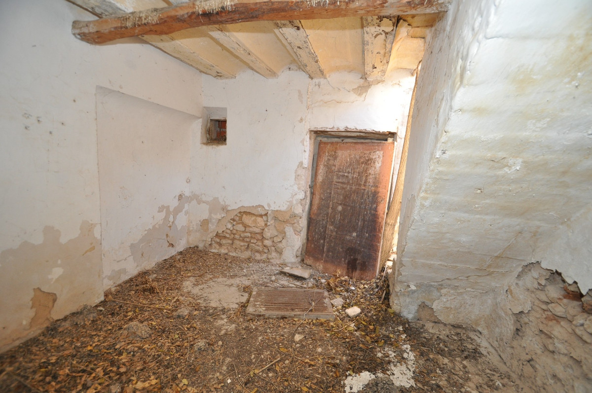 Finca - Cortijo te koop in Villena | 20 slaapkamers H4392457