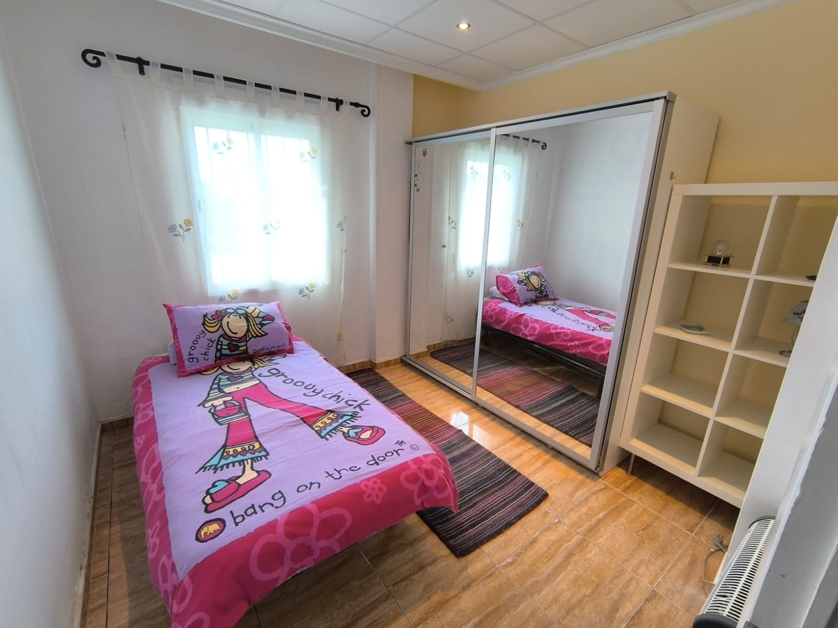 Huis te koop in Villena | 4 slaapkamers H5407726