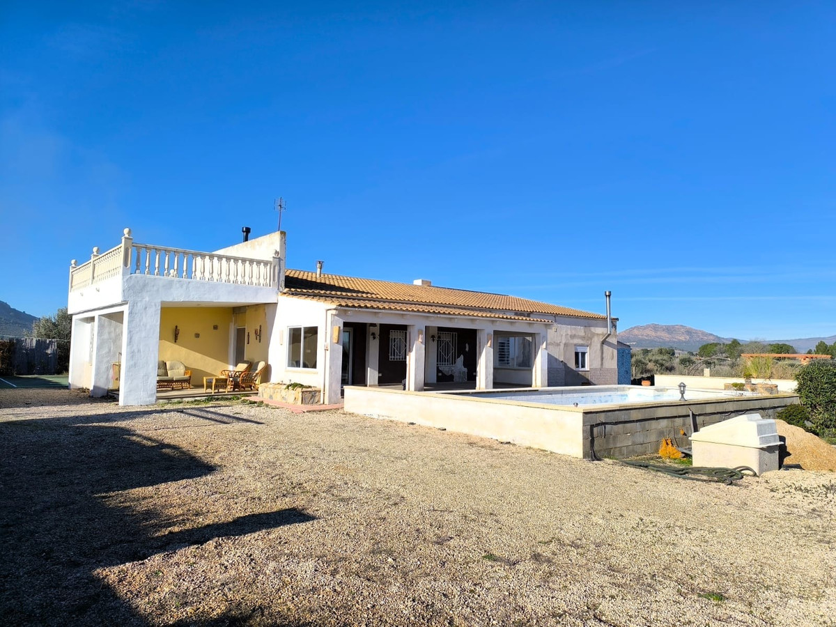Huis te koop in Villena | 4 slaapkamers H5407726