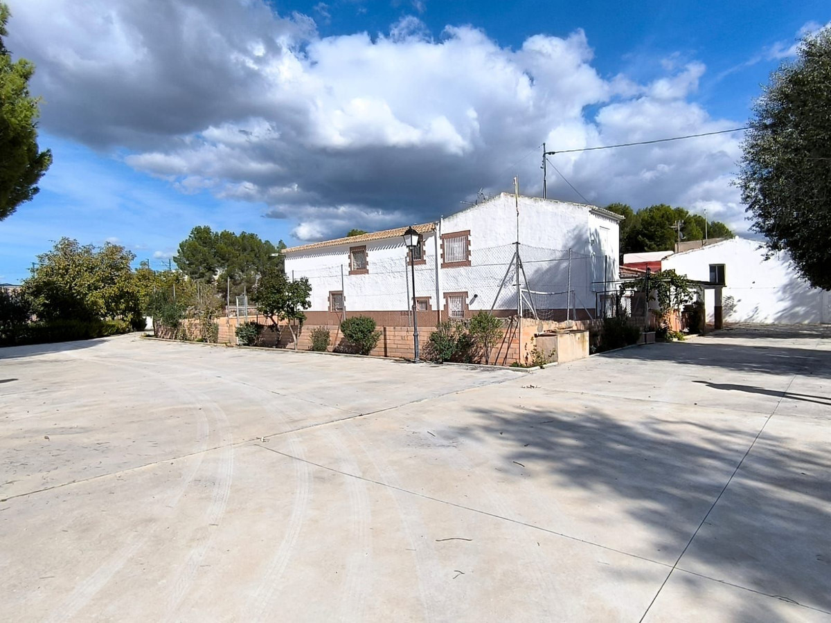 Finca - Cortijo te koop in Villena | 7 slaapkamers H5517145