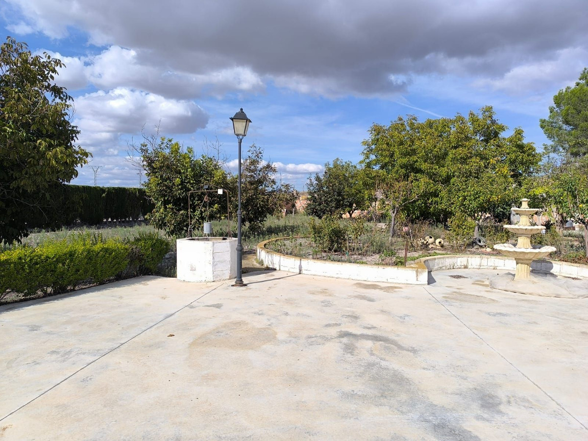 Finca - Cortijo te koop in Villena | 7 slaapkamers H5517145