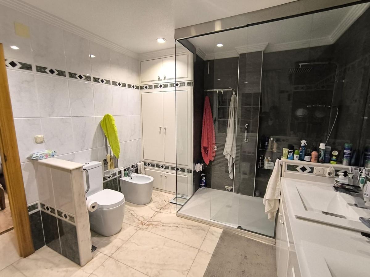 Huis te koop in Villena | 5 slaapkamers H5528785