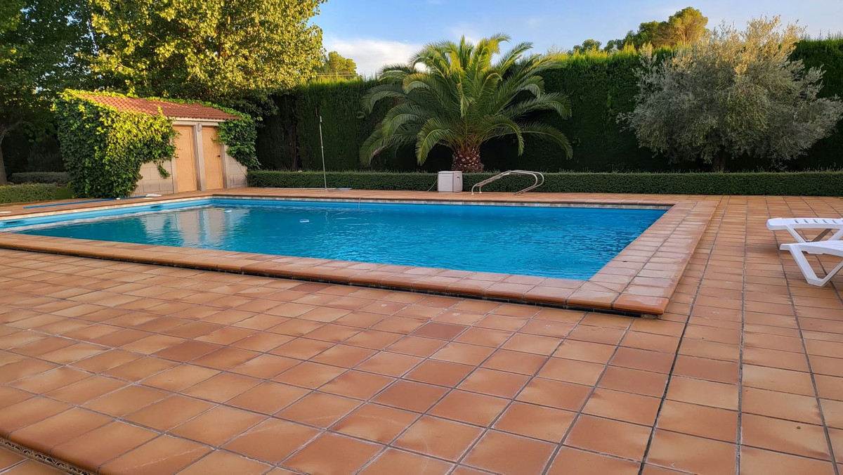 Huis te koop in Villena | 5 slaapkamers H5528785