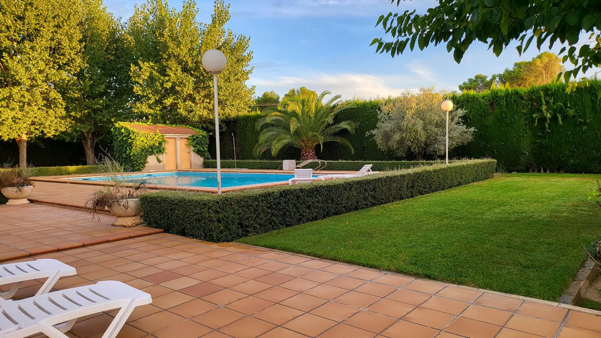Huis te koop in Villena | 5 slaapkamers H5528785
