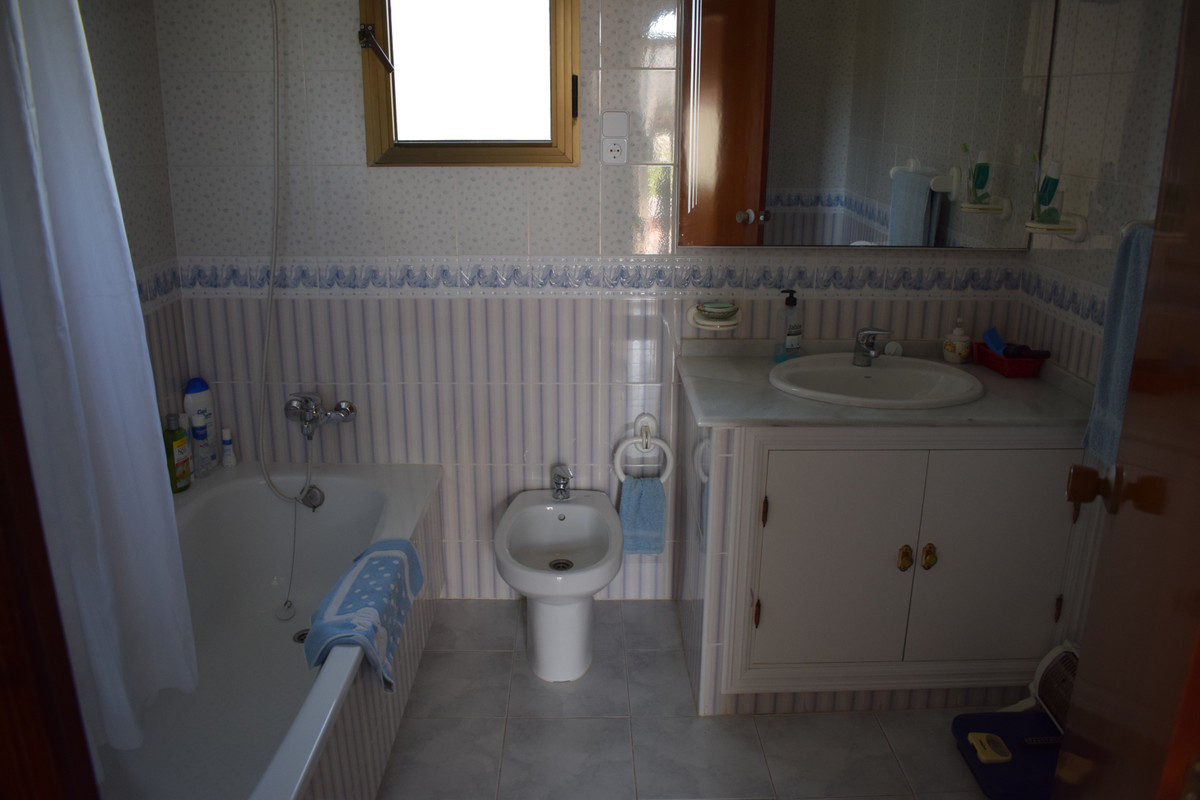Huis te koop in Vélez-Málaga | 4 slaapkamers H3467848