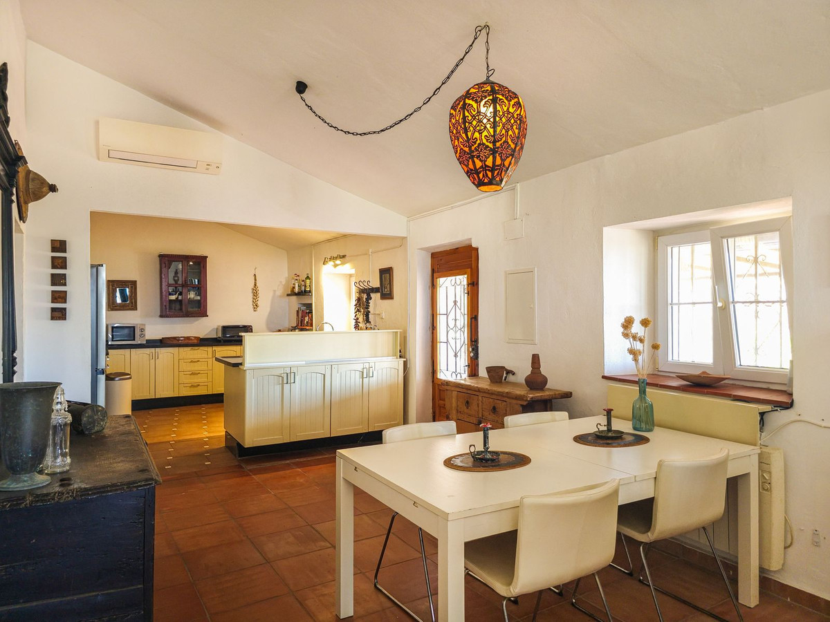 Huis te koop in Vélez Málaga | 4 slaapkamers H5437525