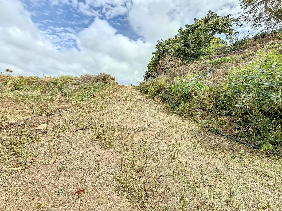 Grond te koop in Almayate | 1 slaapkamers H5044792