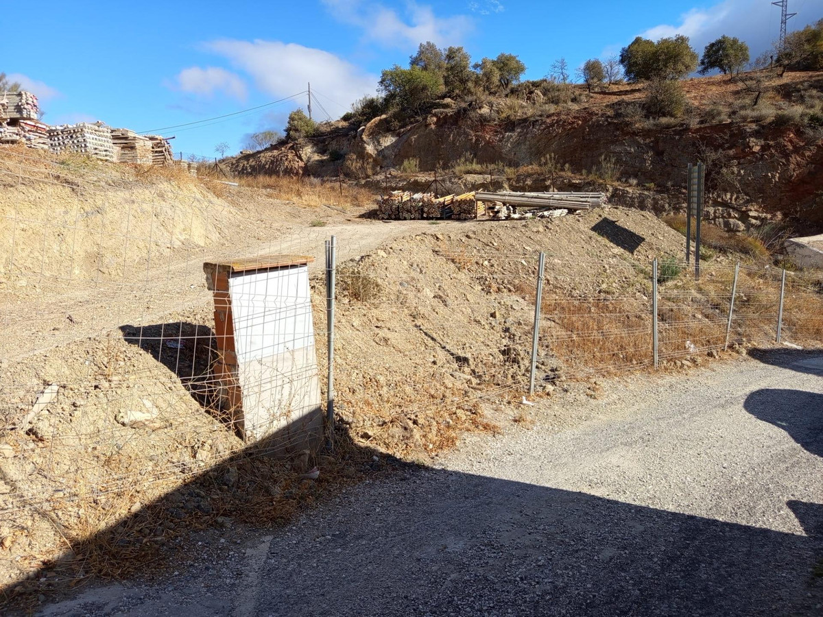 Residential Plot te koop in Almogía | 4 slaapkamers H5037361