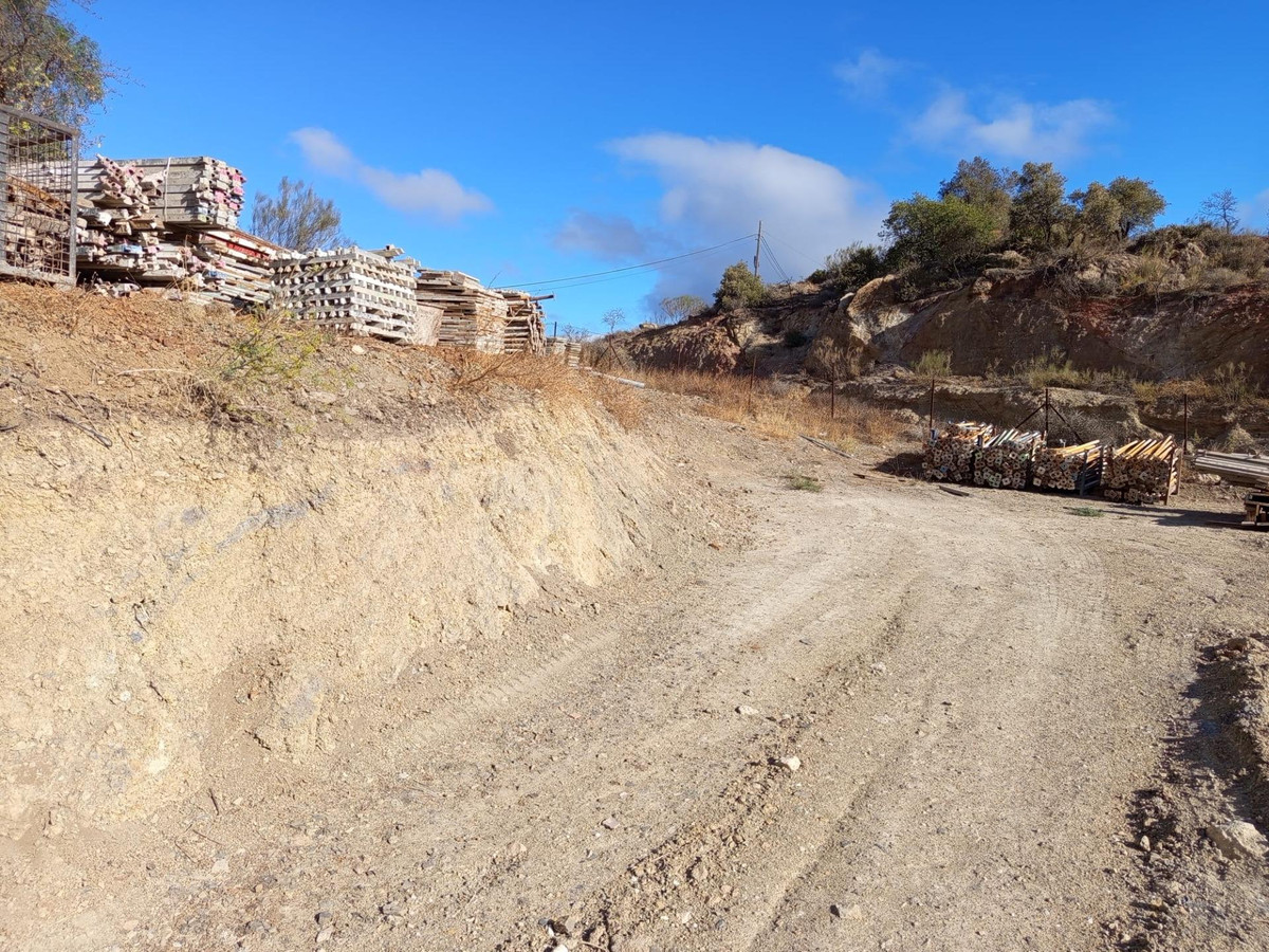 Residential Plot te koop in Almogía | 4 slaapkamers H5037361