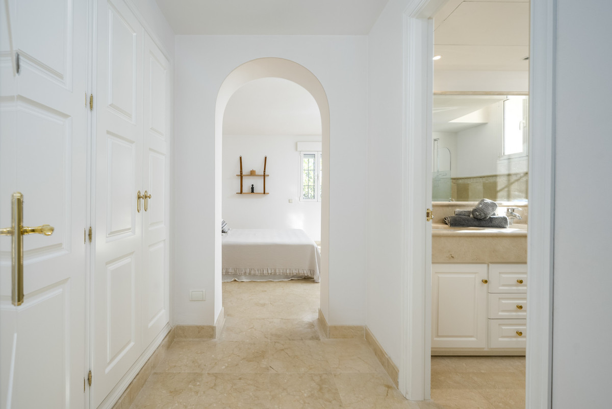 Huis te koop in Altos de los Monteros | 6 slaapkamers H5135635