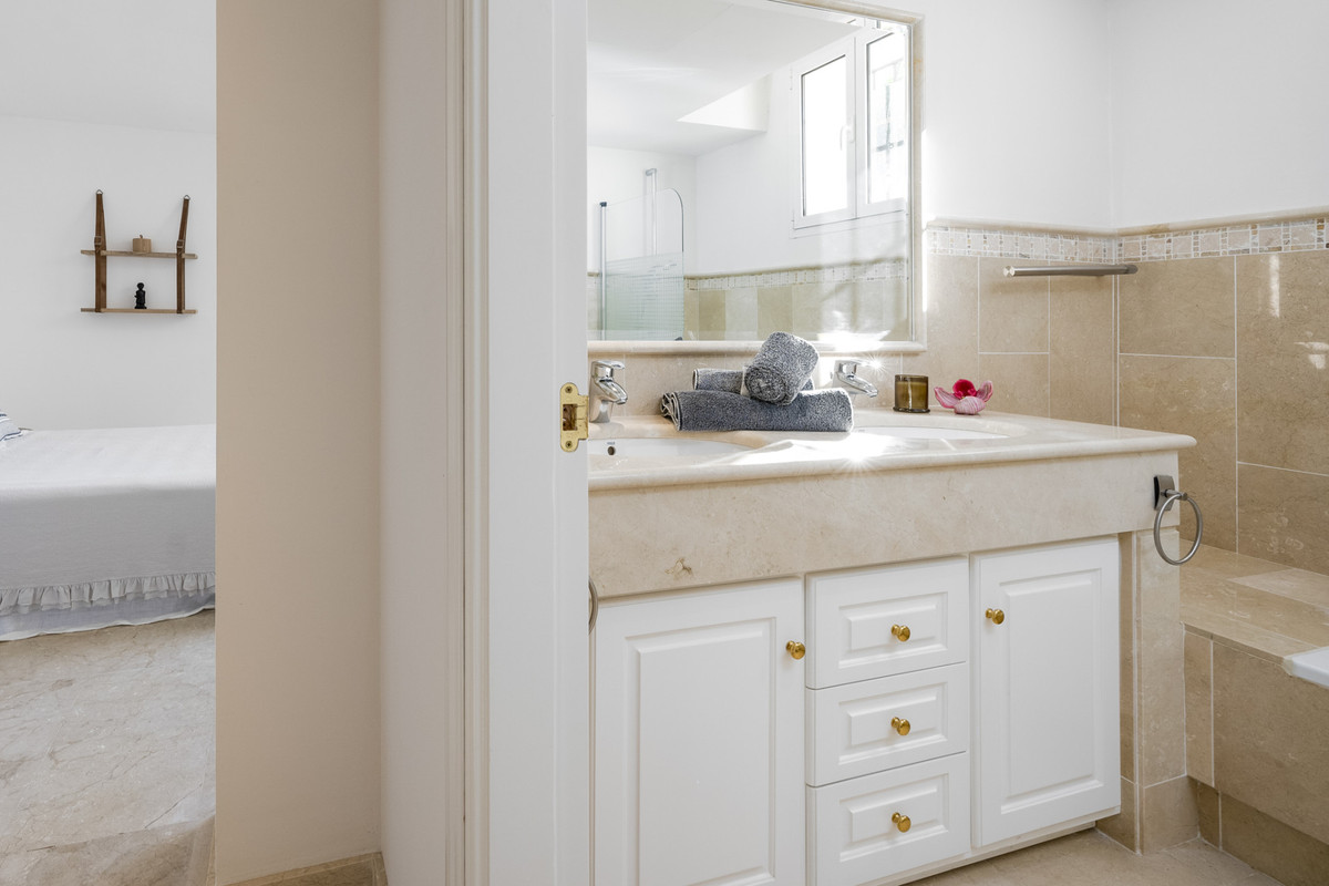 Huis te koop in Altos de los Monteros | 6 slaapkamers H5135635