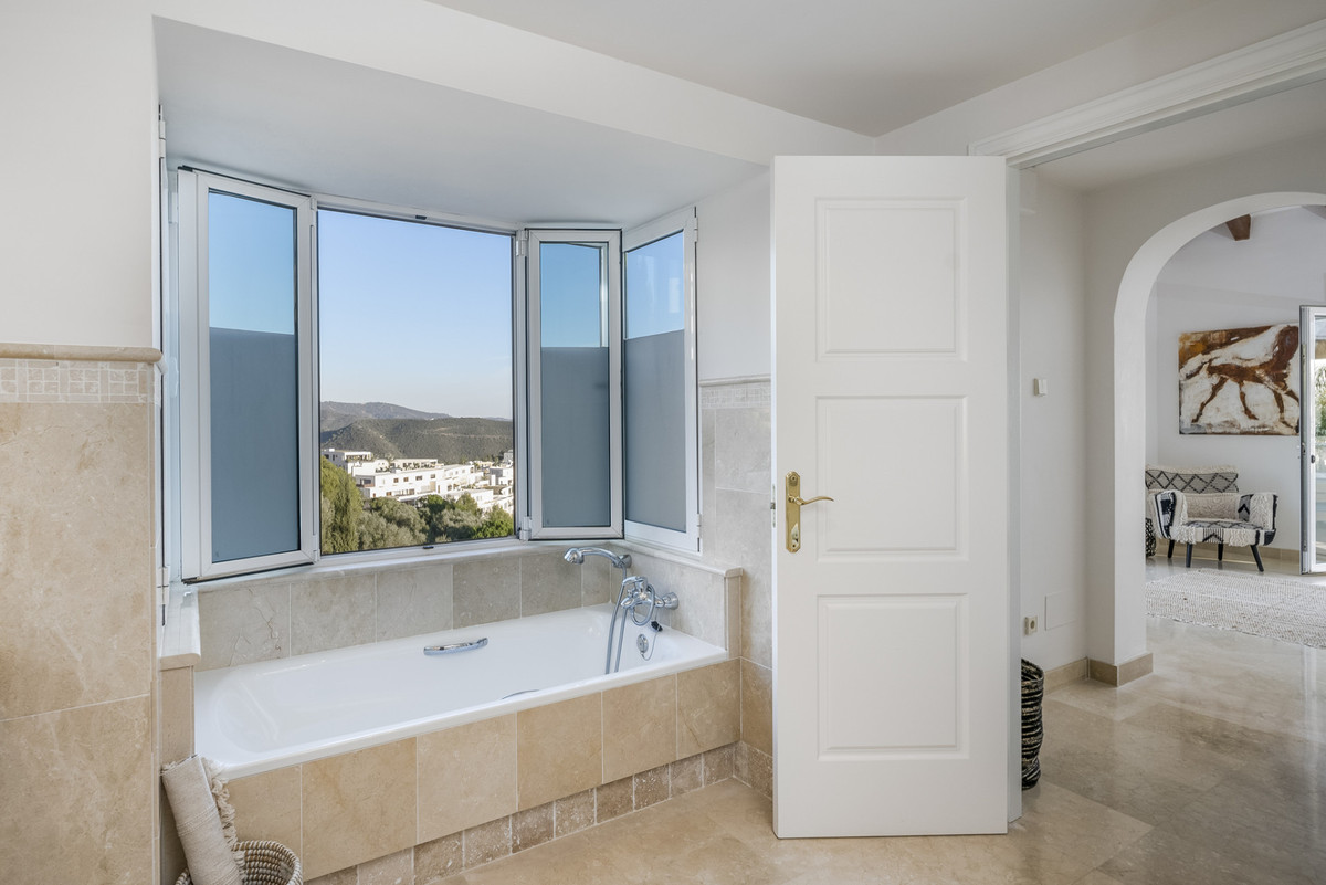 Huis te koop in Altos de los Monteros | 6 slaapkamers H5135635