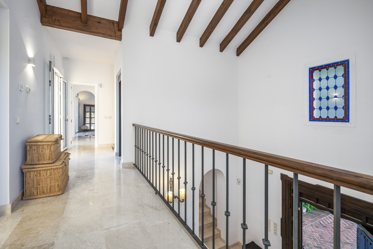 Huis te koop in Altos de los Monteros | 6 slaapkamers H5135635