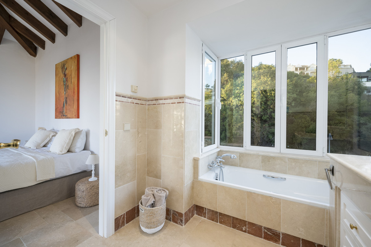 Huis te koop in Altos de los Monteros | 6 slaapkamers H5135635