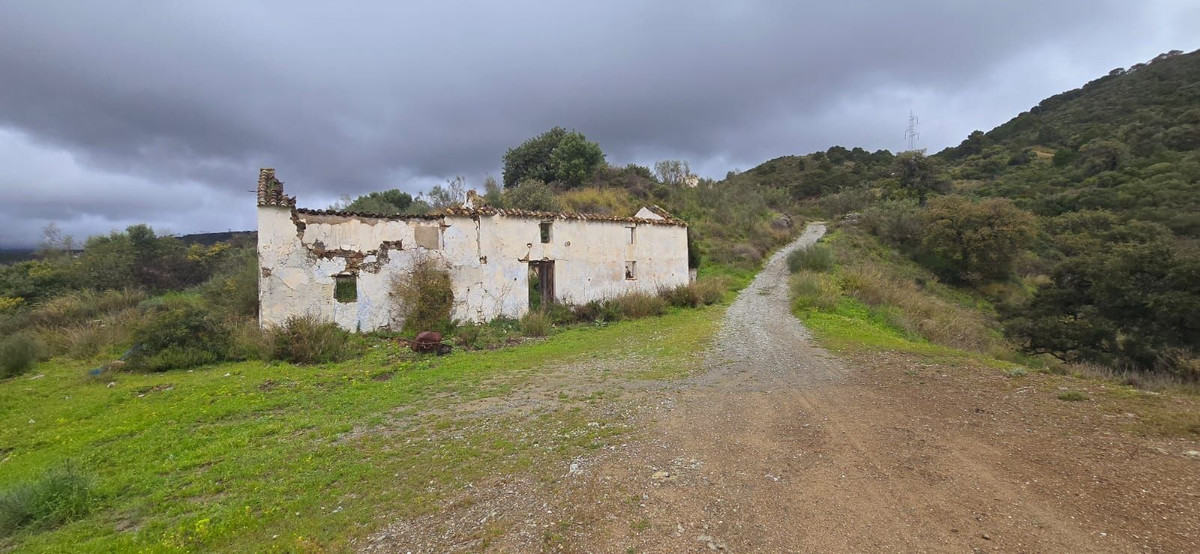 Land for sale in Benahavís | 0 bedrooms H4974601