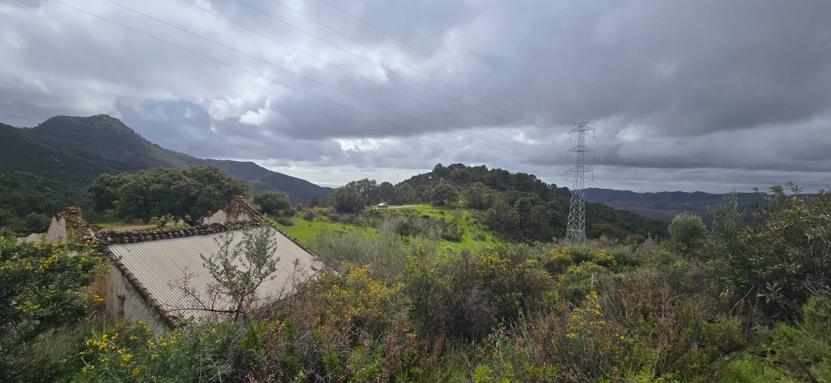 Land for sale in Benahavís | 0 bedrooms H4974601