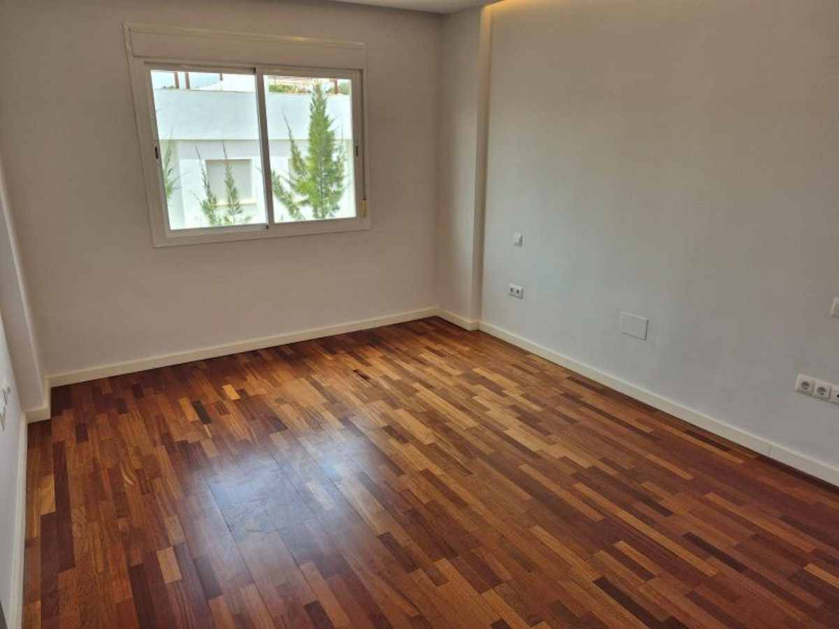 Appartement te koop in Calahonda | 5 slaapkamers H5494000
