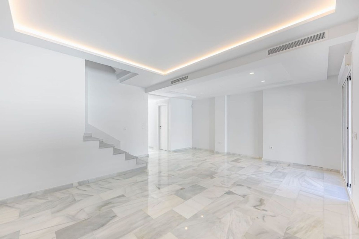 Appartement te koop in Calahonda | 5 slaapkamers H5494000