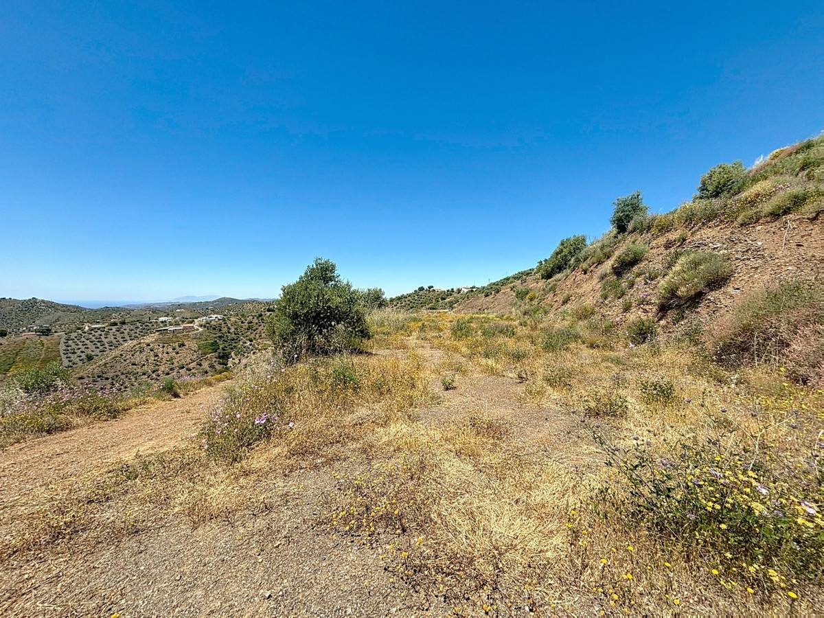Percelen te koop in Canillas de Albaida | 1 slaapkamers H5049925