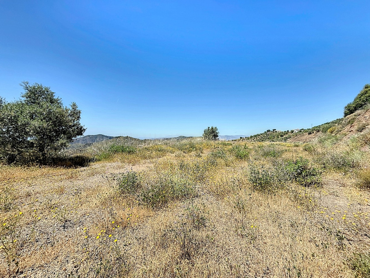 Percelen te koop in Canillas de Albaida | 1 slaapkamers H5049925