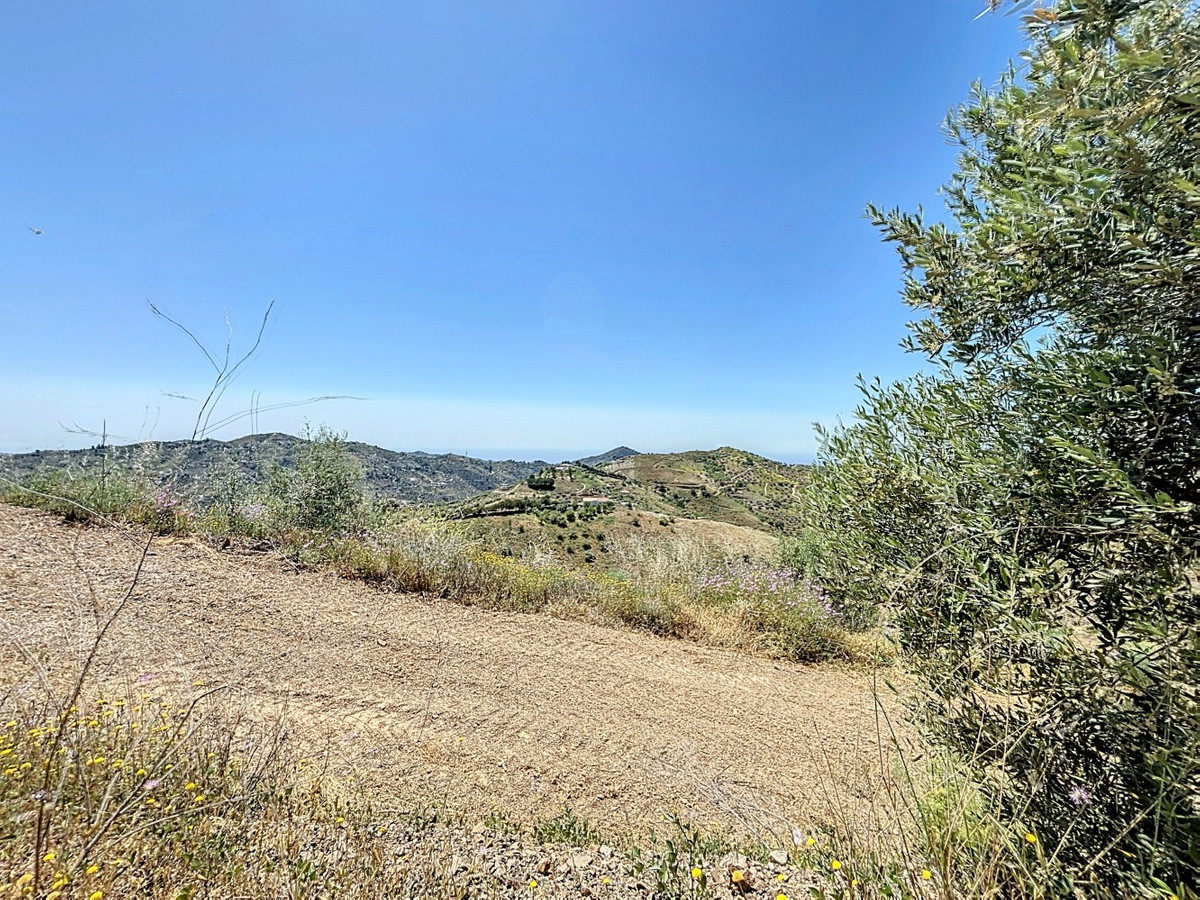 Percelen te koop in Canillas de Albaida | 1 slaapkamers H5049925