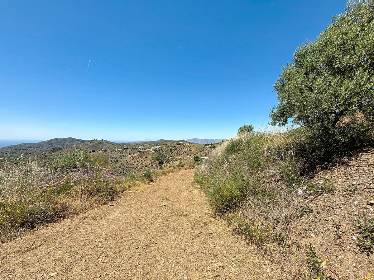 Percelen te koop in Canillas de Albaida | 1 slaapkamers H5049925
