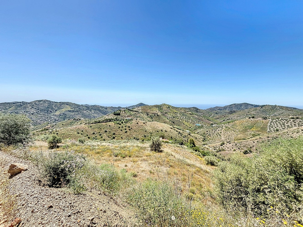 Percelen te koop in Canillas de Albaida | 1 slaapkamers H5049925