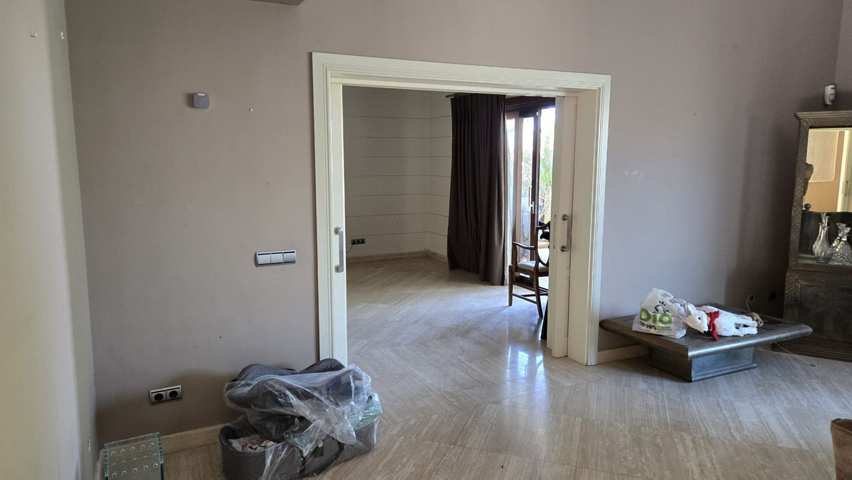 Huis te koop in El Paraiso | 6 slaapkamers H5145913