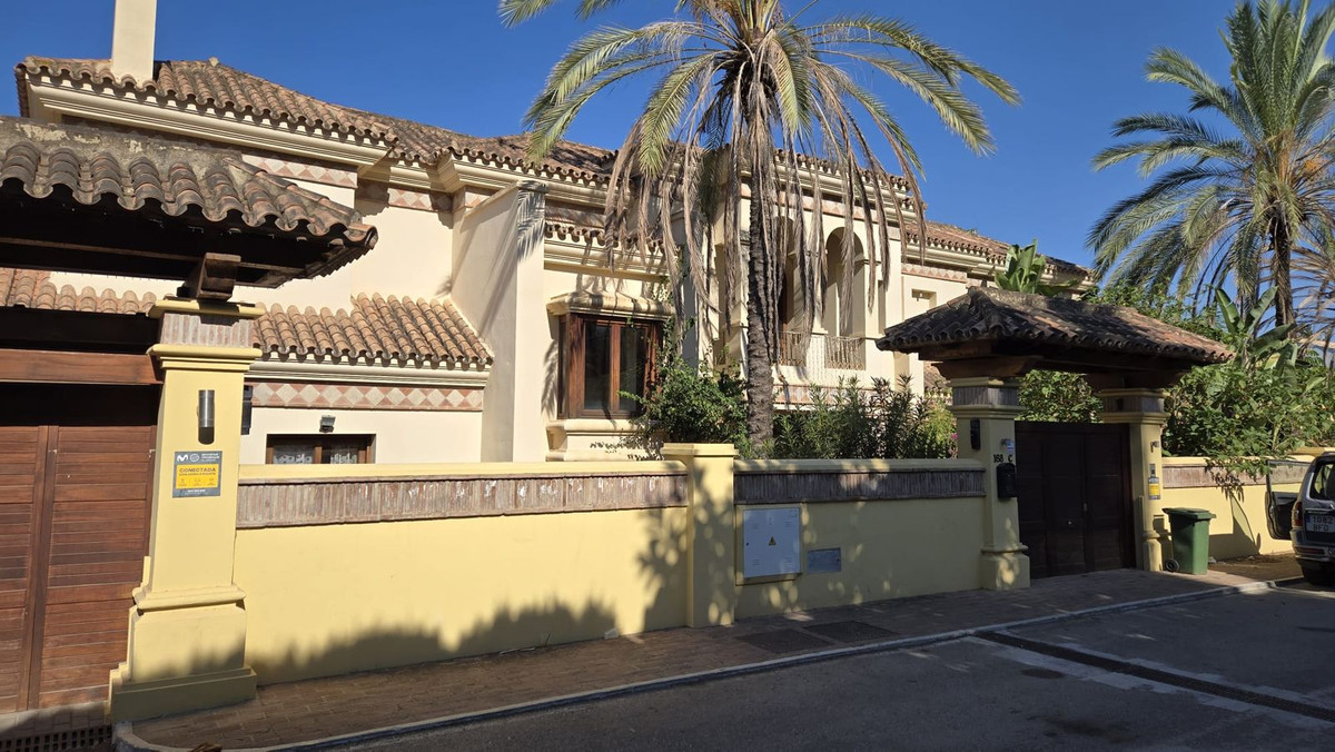 Huis te koop in El Paraiso | 6 slaapkamers H5145913