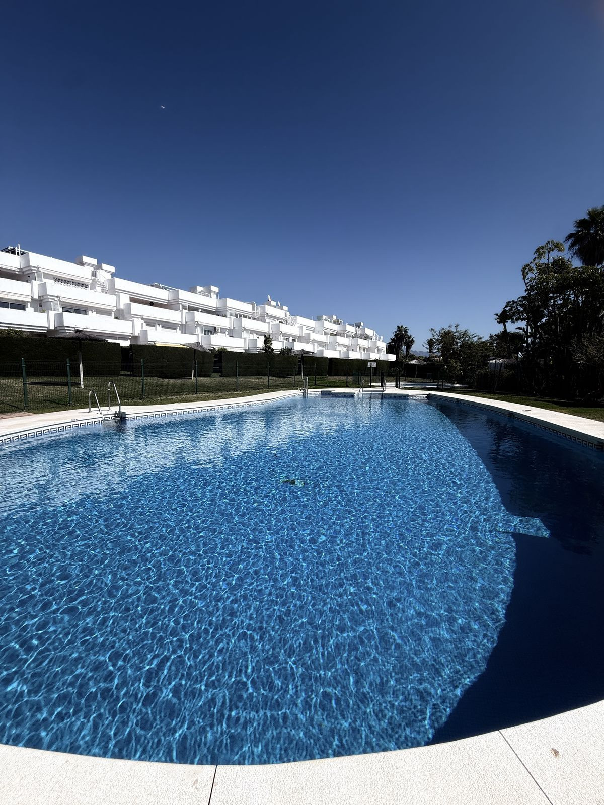 Percelen te koop in El Paraiso | 2 slaapkamers H5396575
