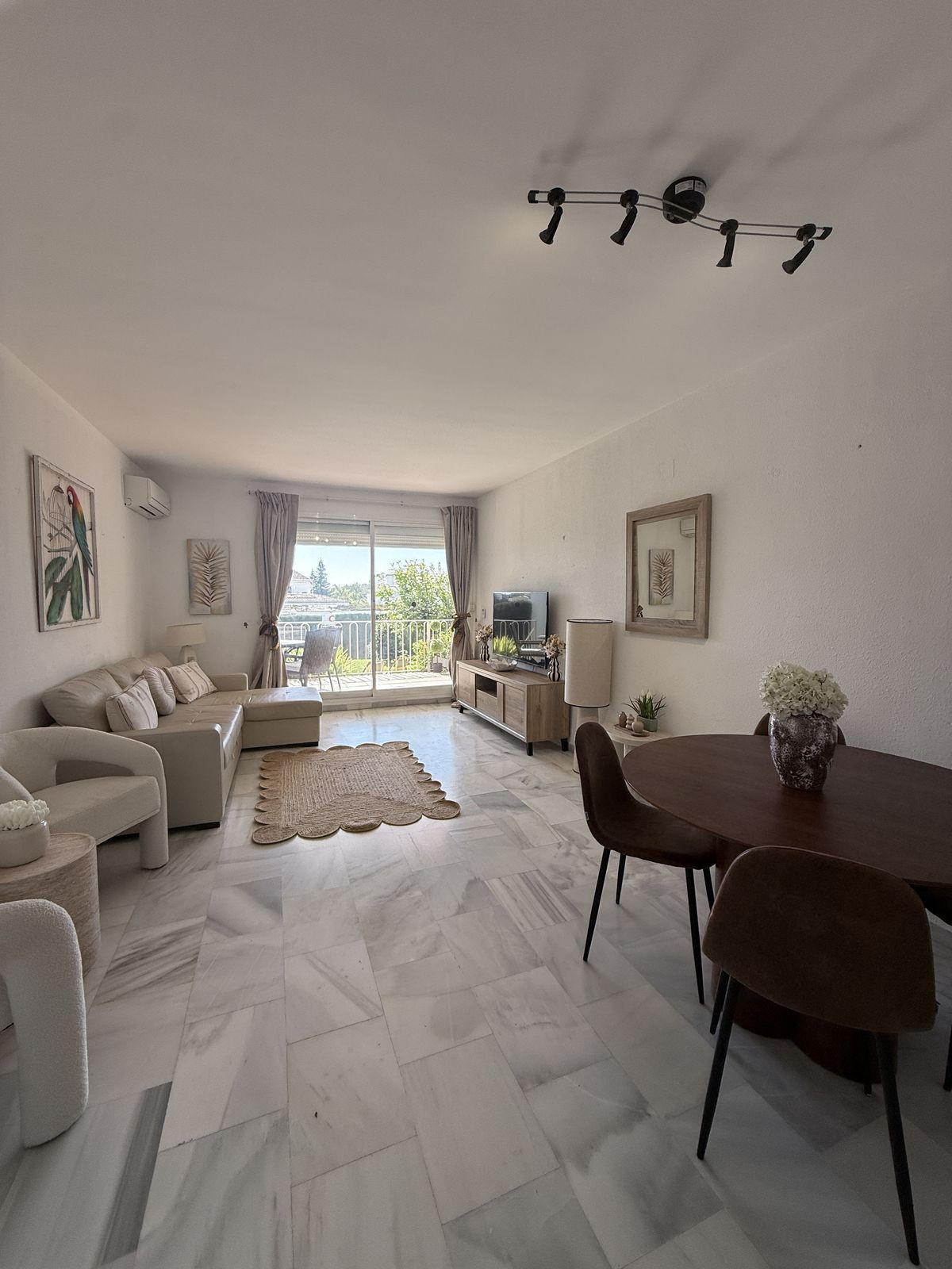 Percelen te koop in El Paraiso | 2 slaapkamers H5396575