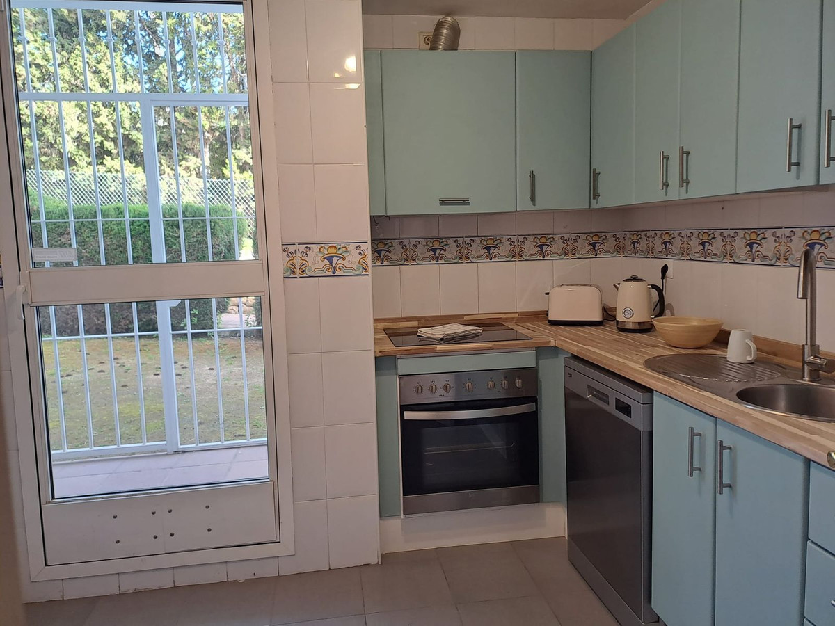 Percelen te koop in El Paraiso | 2 slaapkamers H5396575