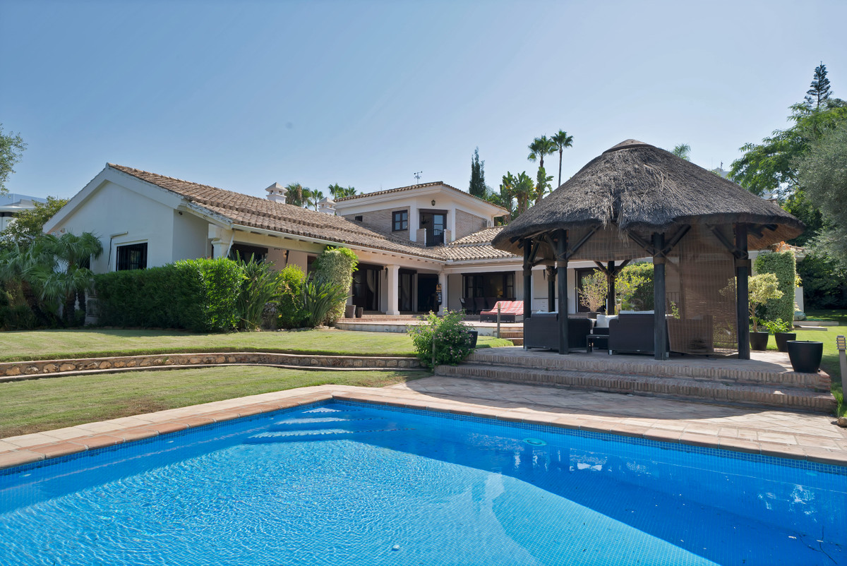 Percelen te koop in Estepona | 4 slaapkamers H5135599