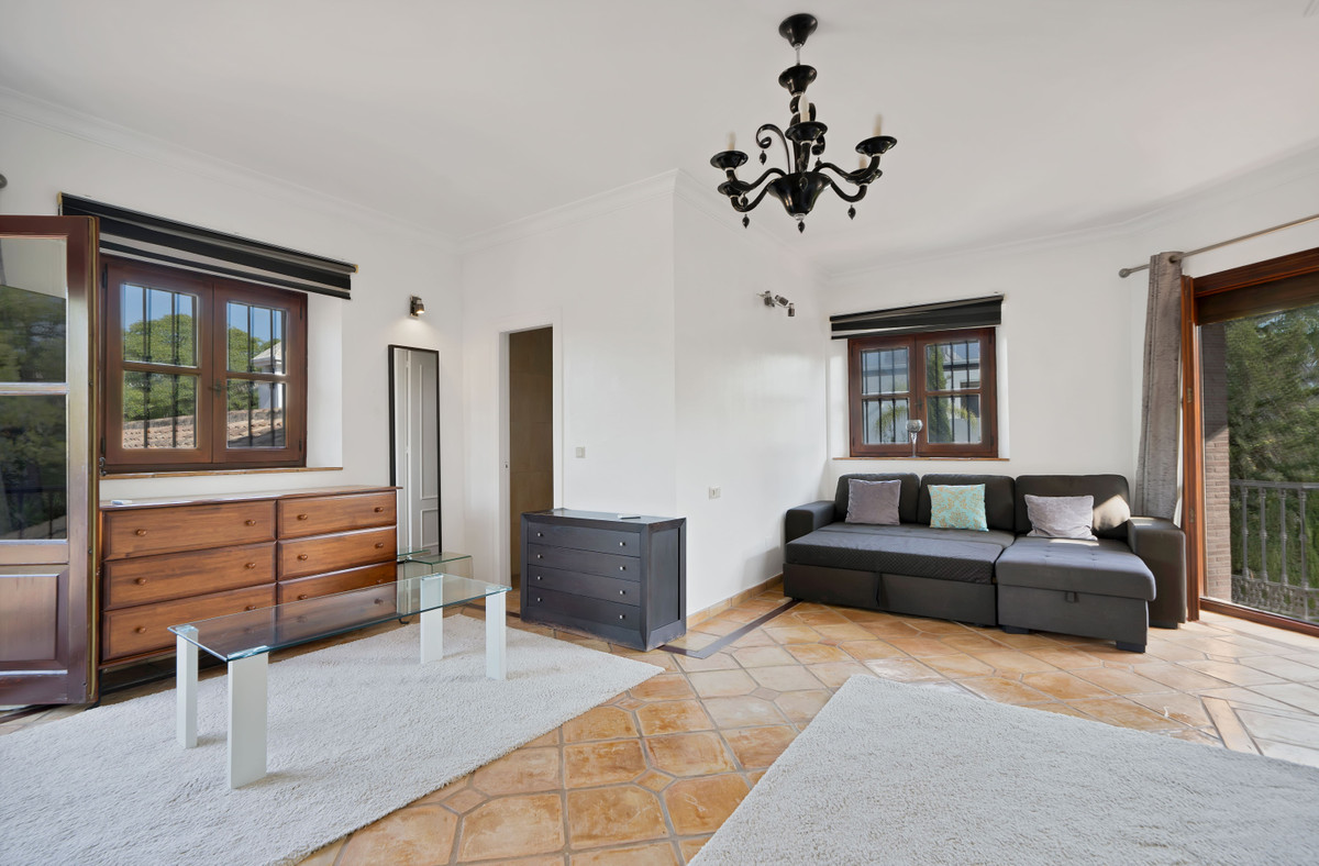 Percelen te koop in Estepona | 4 slaapkamers H5135599