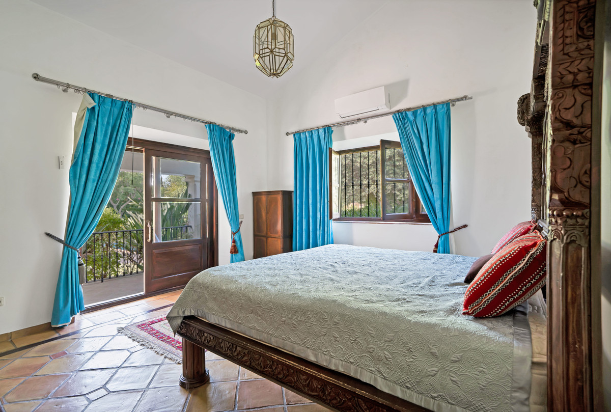 Percelen te koop in Estepona | 4 slaapkamers H5135599