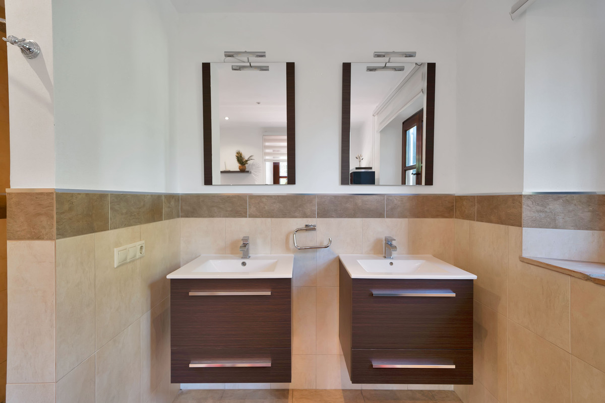 Percelen te koop in Estepona | 4 slaapkamers H5135599