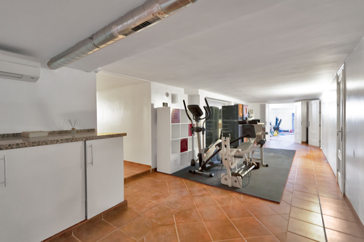 Percelen te koop in Estepona | 4 slaapkamers H5135599