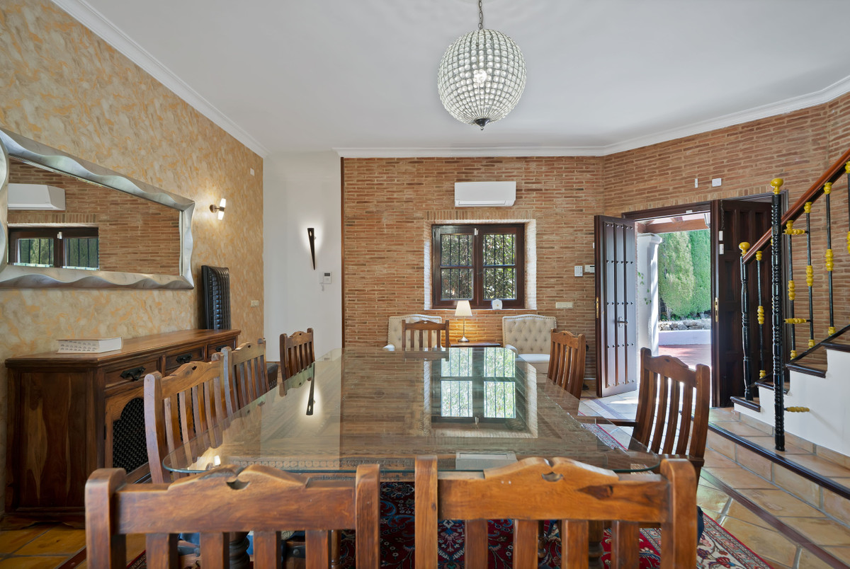 Percelen te koop in Estepona | 4 slaapkamers H5135599