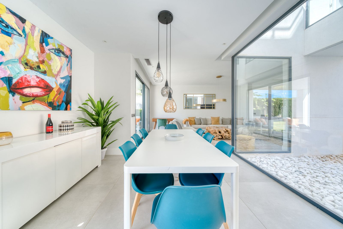Huis te koop in Estepona | 4 slaapkamers H5140828