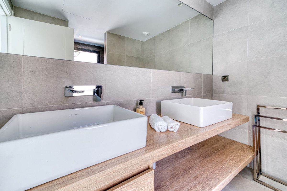 Huis te koop in Estepona | 4 slaapkamers H5140828