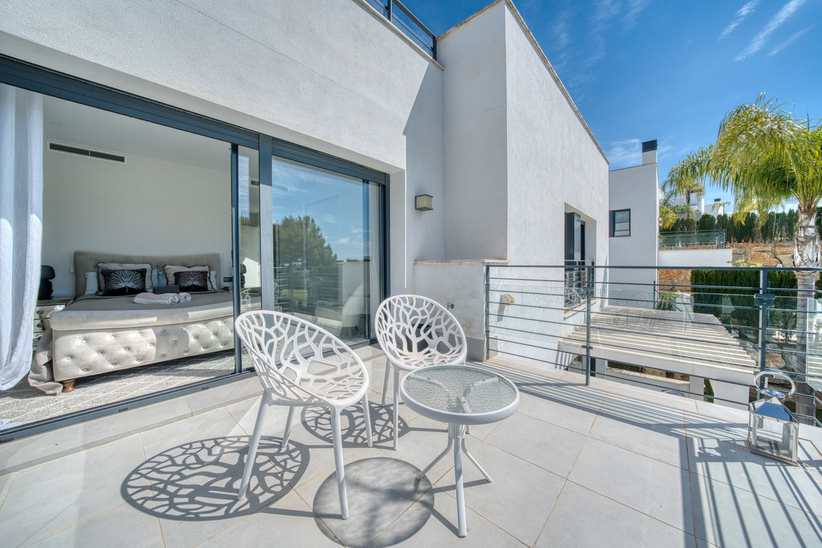 Huis te koop in Estepona | 4 slaapkamers H5140828