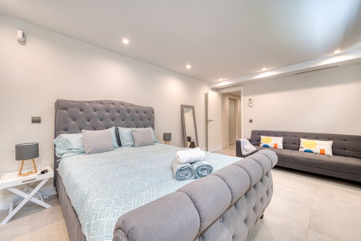 Huis te koop in Estepona | 4 slaapkamers H5140828