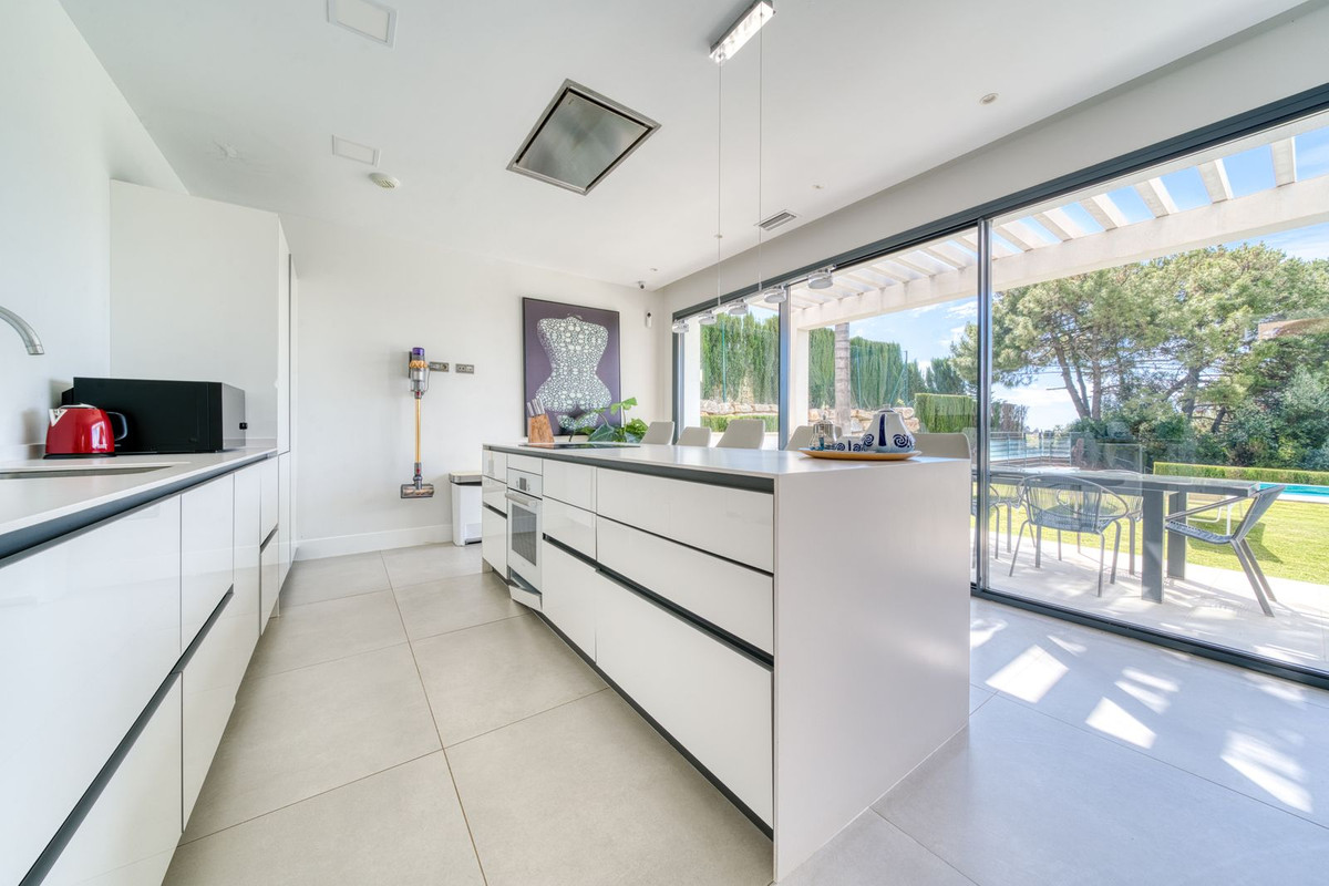 Huis te koop in Estepona | 4 slaapkamers H5140828