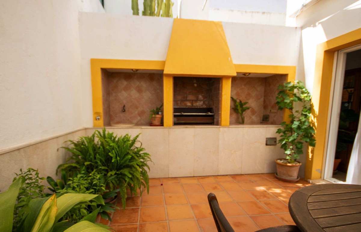 Grond te koop in Estepona | 4 slaapkamers H5423953