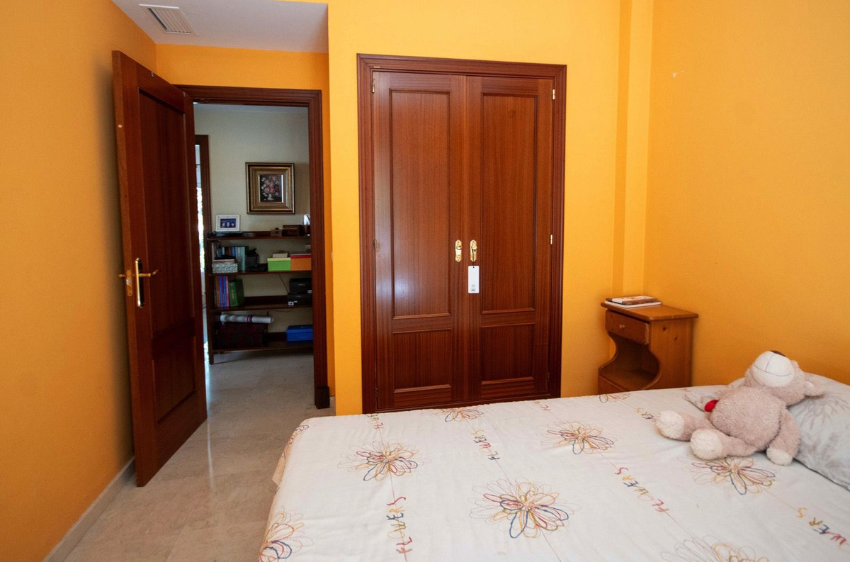 Grond te koop in Estepona | 4 slaapkamers H5423953