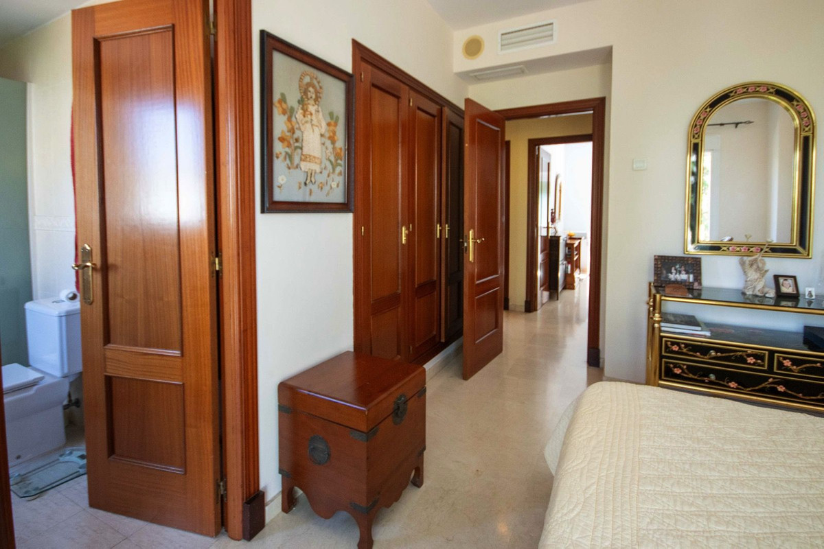 Grond te koop in Estepona | 4 slaapkamers H5423953