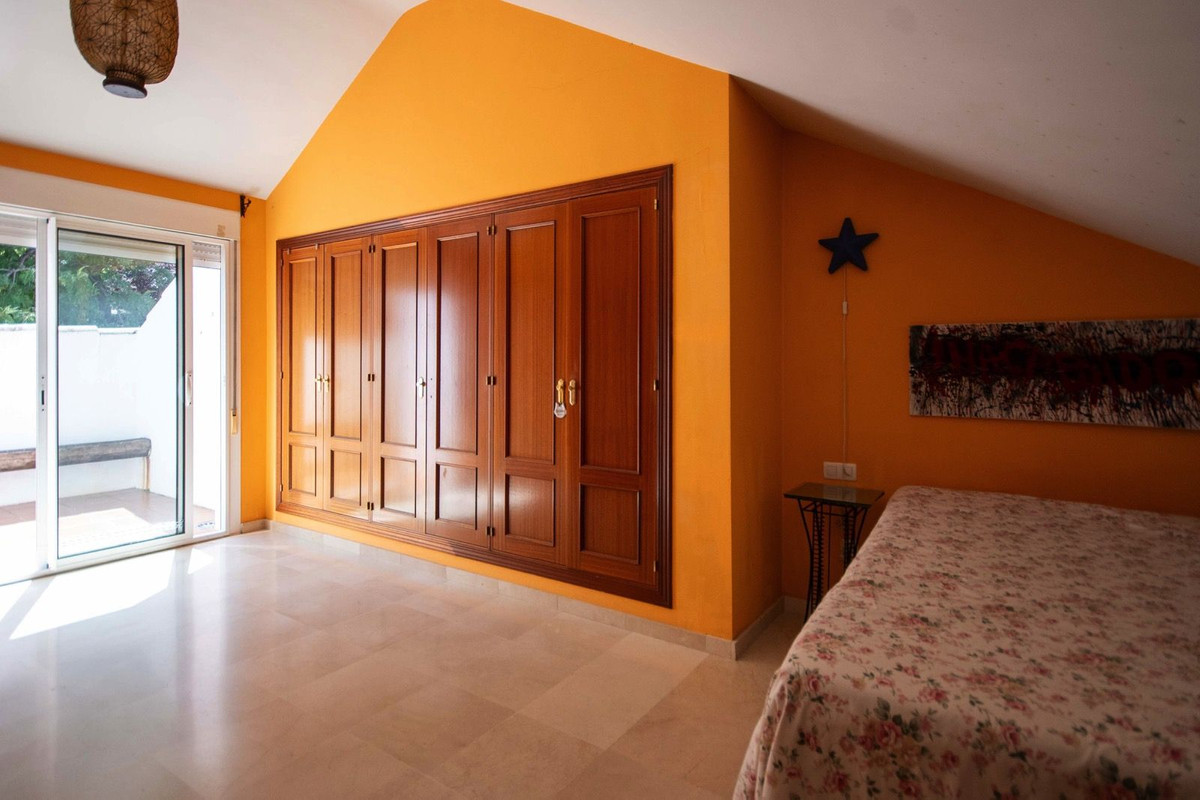 Grond te koop in Estepona | 4 slaapkamers H5423953