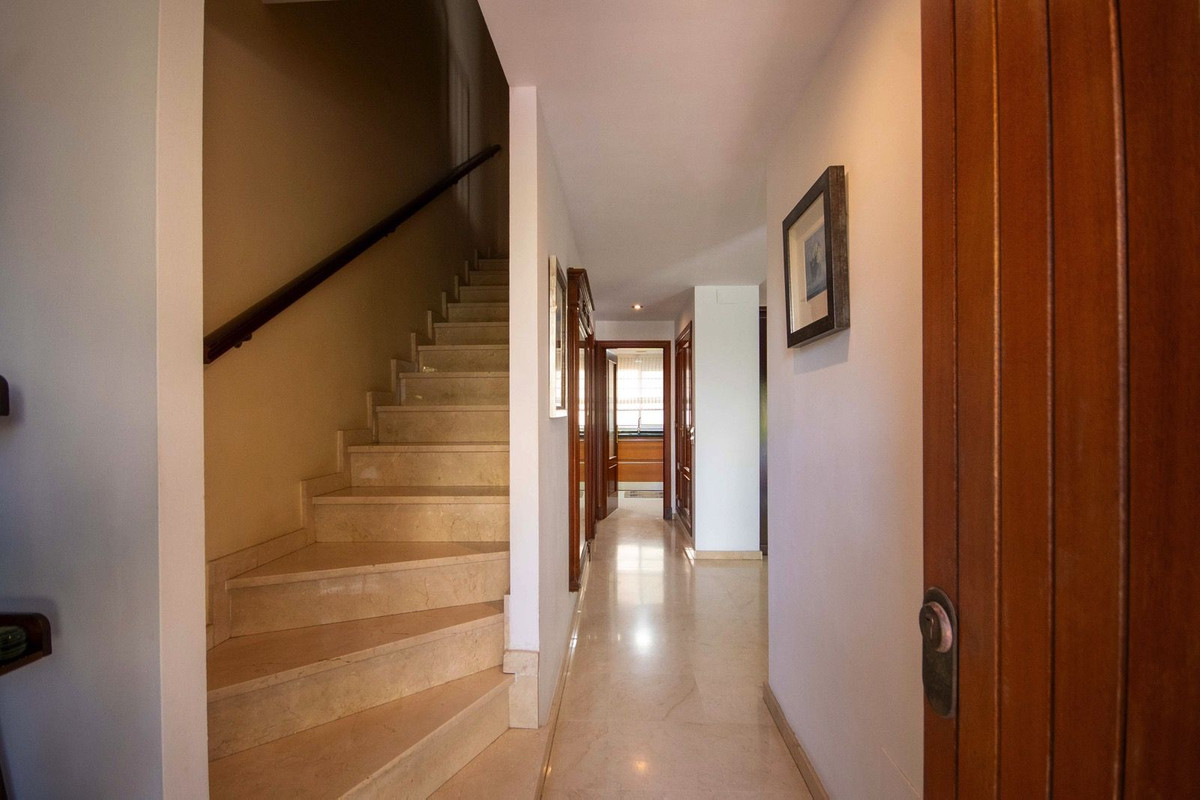 Grond te koop in Estepona | 4 slaapkamers H5423953